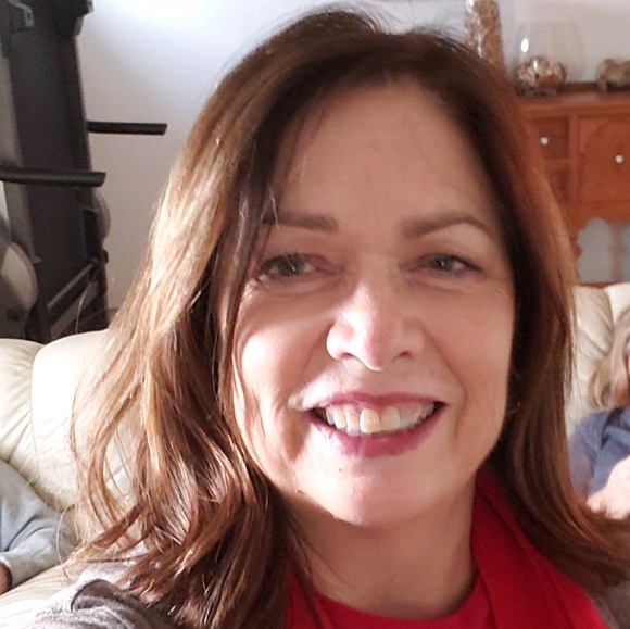 Meet your Posher, Cathy - Picture 1 of 1